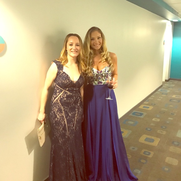 Ellie Wilde Elegant Two Piece Gown👗👠 - Picture 2 of 8